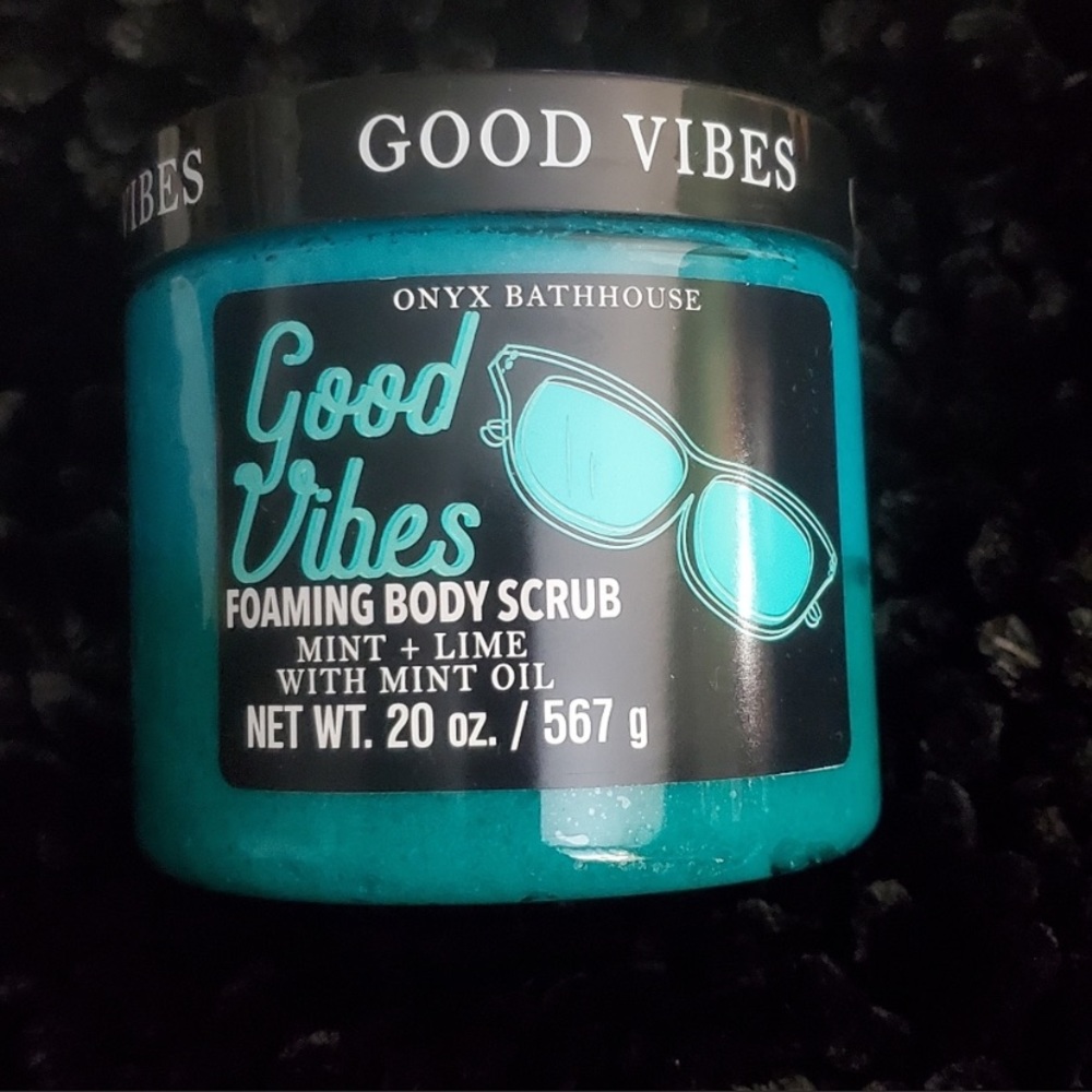 Good Vibes Foaming Body Scrub